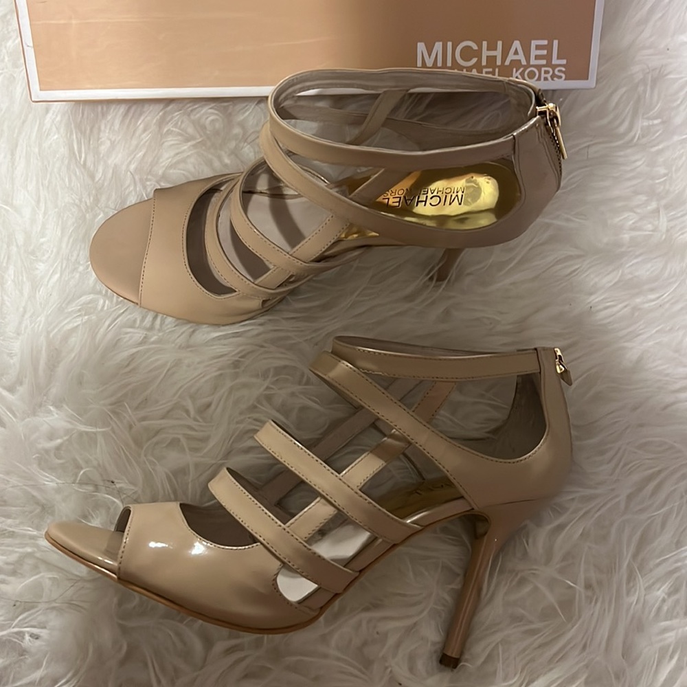 Michael Kors Nude heels
